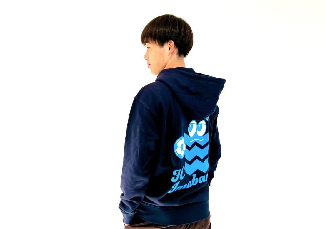 グラフィックジップフーディー