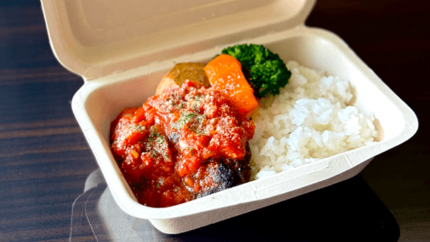 熟成トマトソースのハンバーグ