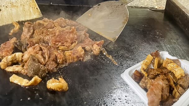 ホルモン丼